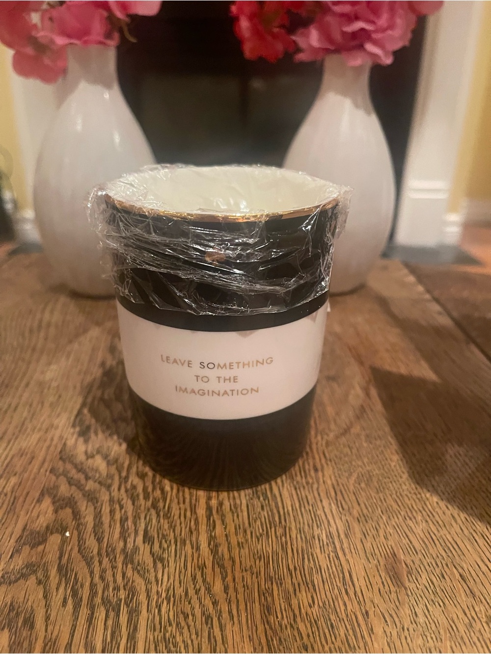 kate spade Leave Something to the Imagination Black & White Candle